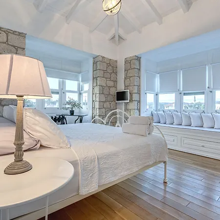 Casa Bella +12 2*