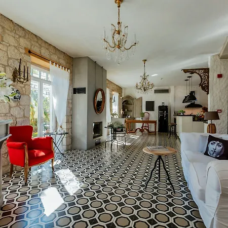 Casa Bella +12 Hotel