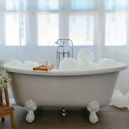 Casa Bella +12 Hotel