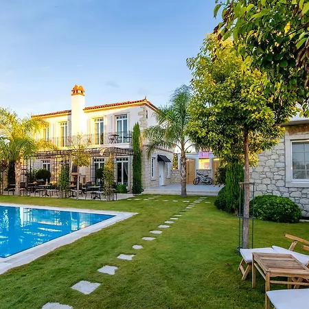 Casa Bella +12 Отель 2*