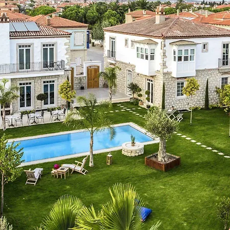Casa Bella +12 Отель