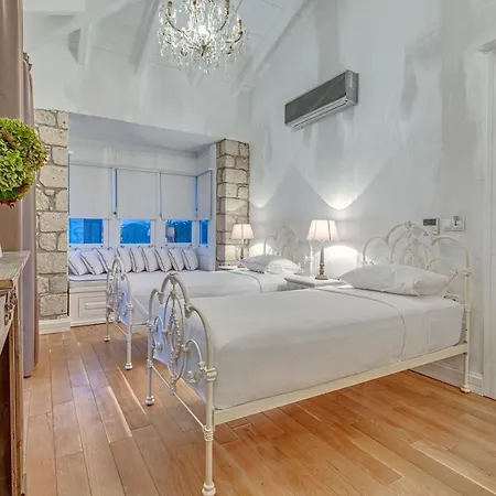 Отель Casa Bella +12 2*