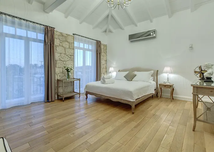 Casa Bella +12 מלון אלאקאטי