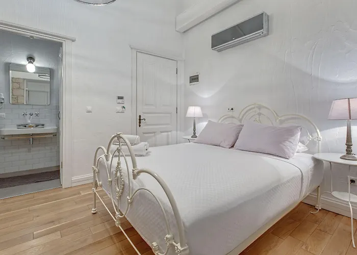 Casa Bella +12 מלון 2*