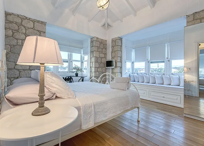 Casa Bella +12 2*