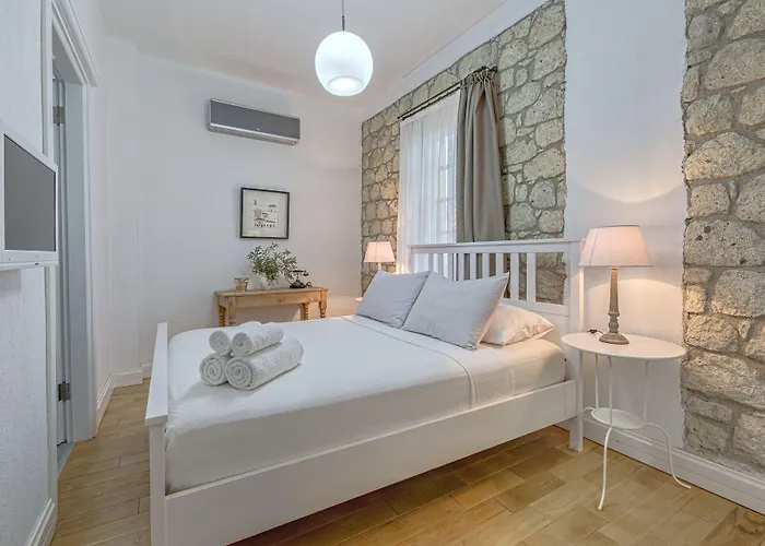 מלון Casa Bella +12 2*