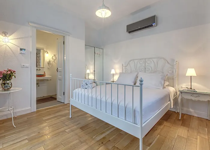 Casa Bella +12 מלון 2*