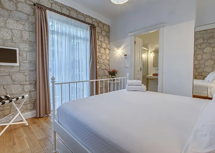 Casa Bella +12 מלון 2*