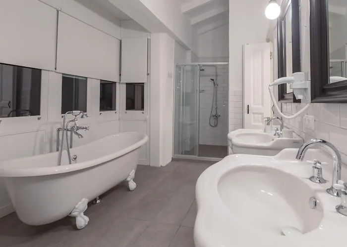 Casa Bella +12 מלון 2*