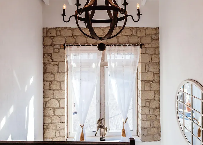 Casa Bella +12
