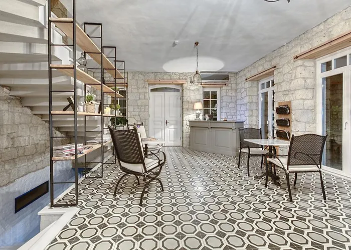 Casa Bella +12