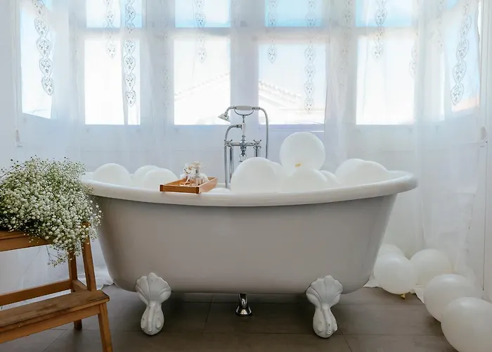 Casa Bella +12 מלון